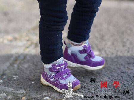 宝宝机能鞋有什么好处_脚型-跟脚-加高-脚后跟-