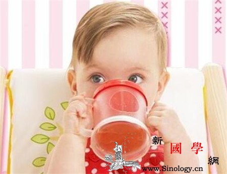 婴儿喝奶粉上火怎么办奶粉喂养的宝宝要多喝水_喂养-上火-奶粉-喝水-
