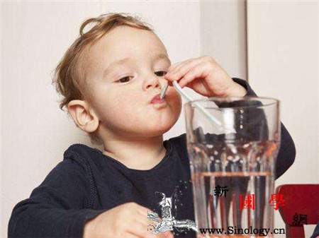 宝宝喝水的温度是多少喝多少算够_需水量-室温-腹泻-饮水-