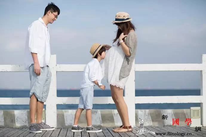 二胎家庭应该如何应对宝宝的“吃醋争宠”_父母-孩子-争宠-感受到-