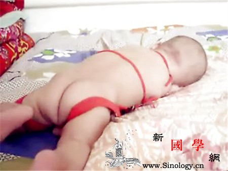 4个月宝宝不会翻身正常吗这样做可以帮助宝宝_个月-肌肉-棉制-担心-