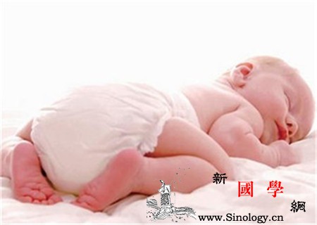 满月宝宝的发育标准你的宝宝达到了吗_达到了-满月-物体-视力-