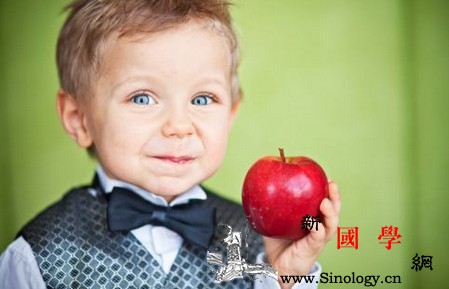 宝宝味觉灵敏比成年人的味觉更敏感吗？_奶瓶-味觉-白开水-婴儿-