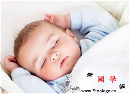 宝宝睡觉时呼吸胸口凹陷是怎么回事_胸骨-漏斗-凹陷-睡觉时-