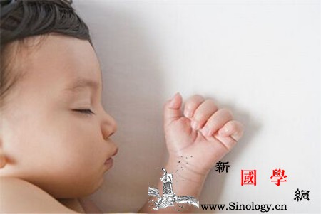 宝宝要翻身的前兆这三大信号妈妈们注意到了吗_前兆-仰卧-信号-玩具-