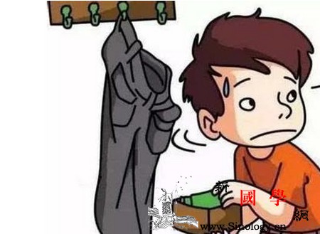 孩子偷爸爸的钱怎么办？_同侪-目的-零用钱-偷窃-