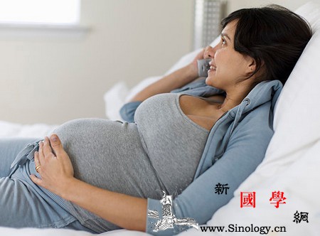 手机有辐射吗？教您在孕期安全使用手机杜绝畸_胸前-辐射-机时-手机-