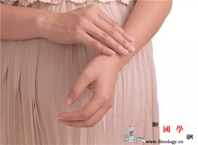 大象腿byebye~孕期水肿？这里有方法！_水肿-压迫-水分-孕妇-