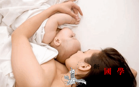 坐月子期间这些事可能会让宝妈们奔溃！_催奶-奶水-坐月子-哭过-