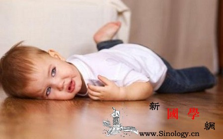 婴幼儿意外伤害第一时间如何正确处置？看晚了会_破伤风-异物-烫伤-宝宝-