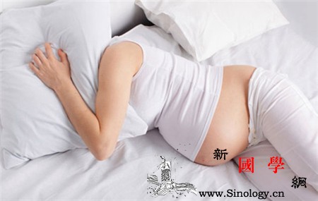 孕妇生气对胎儿的影响_胎儿-瑜伽-孕妇-散步-