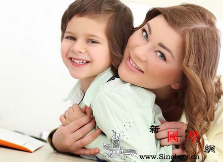 心理医生妈妈是怎样育儿的？花钱都买不到的经验_表扬-批评-妈妈-孩子-