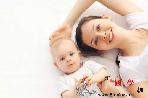 乳头凹陷还能哺乳吗？该如何顺利哺乳？_牵拉-吸吮-凹陷-乳头-