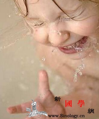 宝宝涂防晒霜如何清洗_涂抹-防晒-防晒霜-清洗-
