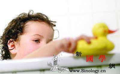 宝宝拉肚子可以洗澡吗_腋下-肚脐-拉肚子-擦拭-
