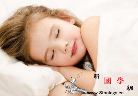 宝宝夏季睡觉体温多少算正常_出汗-食欲-夏季-睡眠-
