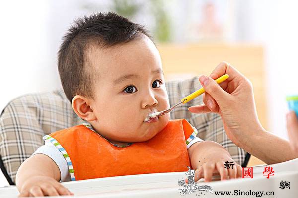 一岁宝宝应该怎么吃好_白肉-肉饼-奶制品-微量元素-