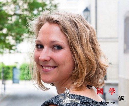 产后宝妈如何恢复到没生娃之前的状态靠着这几_月子-产后-黑眼圈-生下-