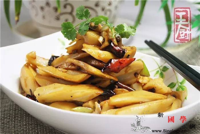 香炸麻椒淋脆藕_葱花-白莲-倒入-适量-