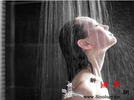 孕妇肚子硬能洗澡吗_子宫-硬是-孕妇-缓解-