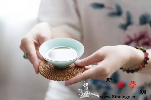 孩子真正的教养在每天的餐桌上再不教就晚了！_饭桌-餐桌-规矩-父母-