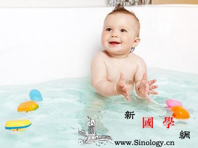 宝宝可以泡温泉吗婴幼儿能不能泡温泉_吸附-矿物质-婴幼儿-温泉-