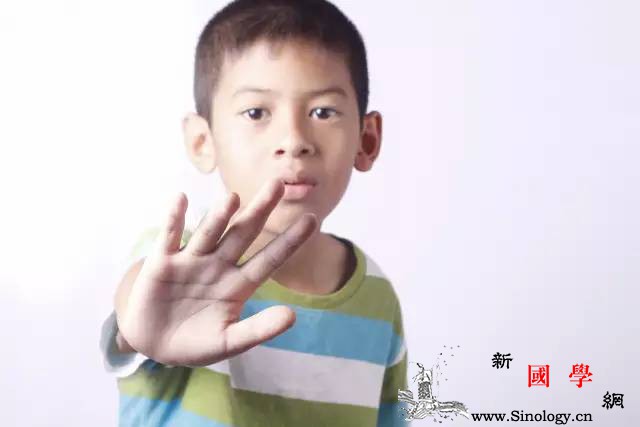 逼孩子打招呼害处多你知道吗？_打招呼-叔叔-招呼-妈妈-