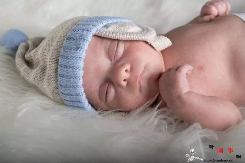 如何刺激0—1岁宝宝的大脑发育！_个月-刺激-声音-玩具-