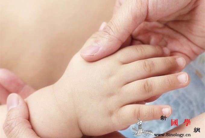一岁宝宝手指长倒刺的原因宝宝长倒刺该如何护_倒刺-遗传-摩擦-手指-