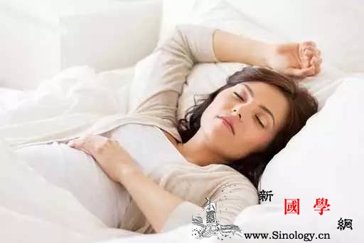 孕期睡姿有妙招还孕妈妈一个好睡眠_睡姿-孕期-子宫-孕妇-