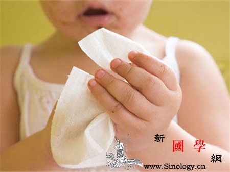 宝宝可以用湿巾擦手吗要怎么正确给宝宝清洁小_残留-消毒-抑菌剂-湿巾-