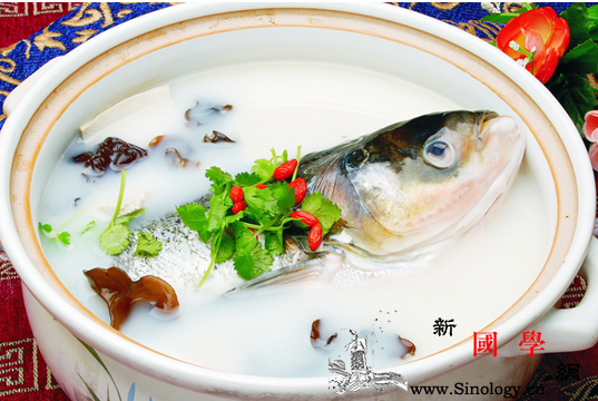 给宝宝吃鱼的哪个部位孩子吃鱼部位不同功效也_鱼鳞-鱼头-功效-部位-