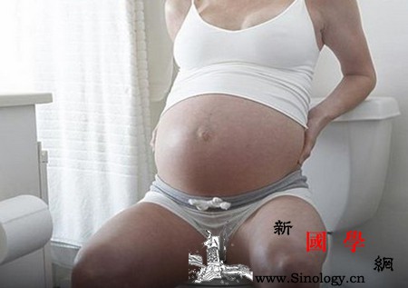 孕期便秘了又不敢吃药到底该怎么办？_排便-腹胀-孕期-妊娠-