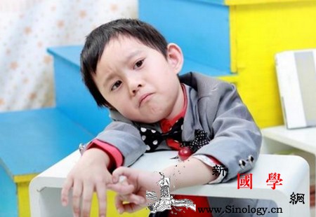 家“贼”不是贼：孩子偷东西背后的心理动机是什_父母-女儿-妈妈-孩子-