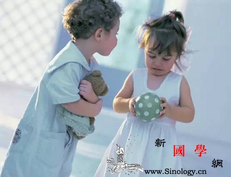 老大和老二打起来啦妈妈要帮哪一个？_解决问题-老二-争吵-打起-