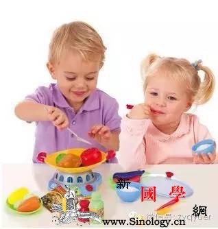 孩子玩过家家爸妈千万不要阻止！_彬彬-青菜-爸妈-孩子-