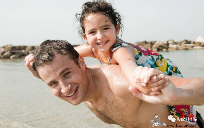 父亲的教育影响女儿一生幸福！_爸爸-父亲-女儿-孩子-