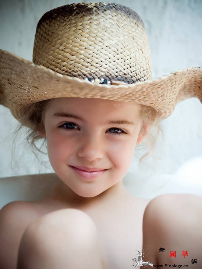 夸孩子漂亮不如夸他们有礼貌！_夸奖-聪明-教授-家长-