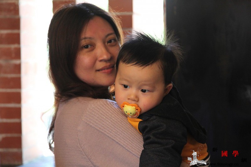 “我为了孩子拼命工作所以没陪他”“呵呵”_陪伴-爸爸-父母-孩子-