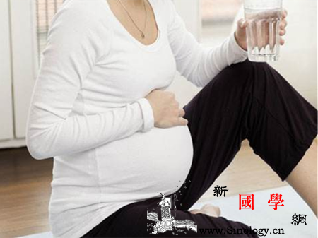孕妇皮肤缺水怎么办_缺水-孕妇-维生素-喝水-