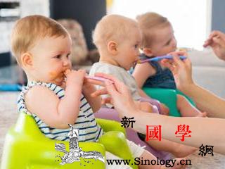 宝宝爱含饭是什么原因为什么孩子老含一口饭在_喂养-咀嚼-饱了-嘴里-