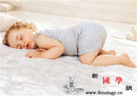 2岁宝宝睡觉老哭闹怎么回事是身体不舒服还是_蛲虫-哭闹-怎么回事-睡觉-