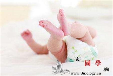 2岁宝宝晚上怎么戒尿不湿晚上摆脱尿不湿的妙_妙招-马桶-尿尿-厕所-