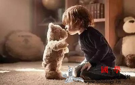 你家孩子有没有这几个典型的问题？这是缺乏陪伴_家长-孩子-哭闹-这几个-