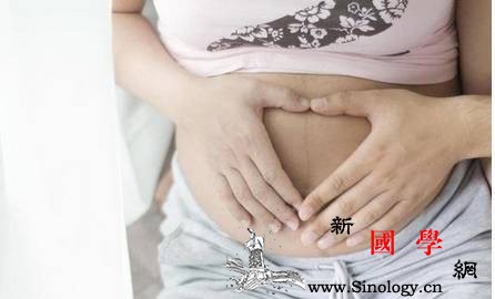 脐带绕颈与准妈妈抚摸肚子过多有关？_胎动-脐带-胎儿-抚摸-