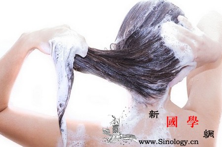 怀孕怎么洗头关于孕期洗头的N个建议_头皮屑-头发-孕期-洗发水-