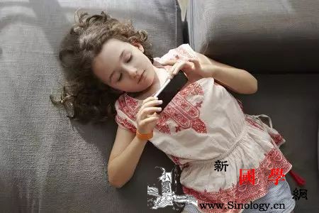 有哪些方法可以帮孩子戒掉iPad、手机呢？_电子产品-平均-父母-孩子-