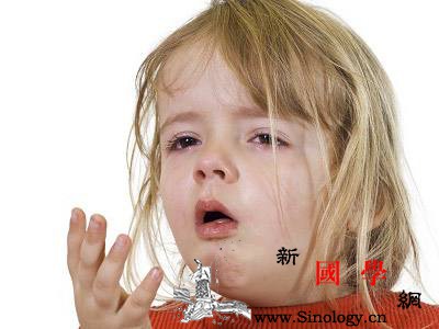 宝宝吃饭呛到气管的症状如何判断食物是否呛到_异物-气管-咳嗽-症状-