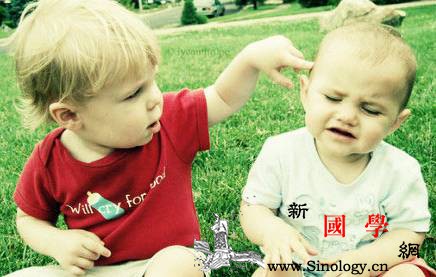 什么样的孩子更容易受欺负？家长如何让孩子不变_受气包-欺负-家长-告诉-