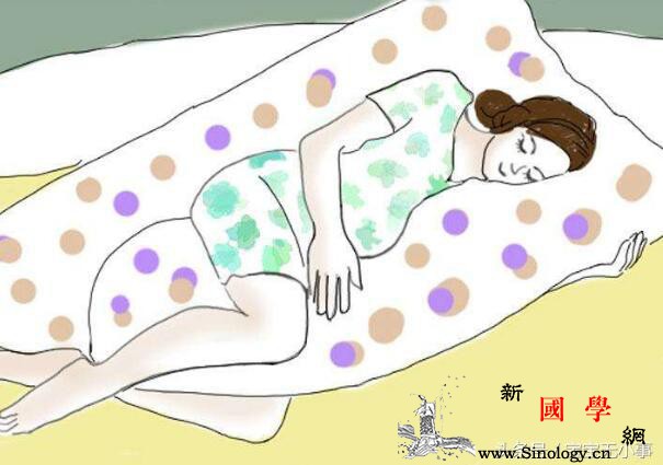 孕妇睡姿大比拼怎么睡才健康呢？_侧卧-睡姿-妊娠-胎儿-